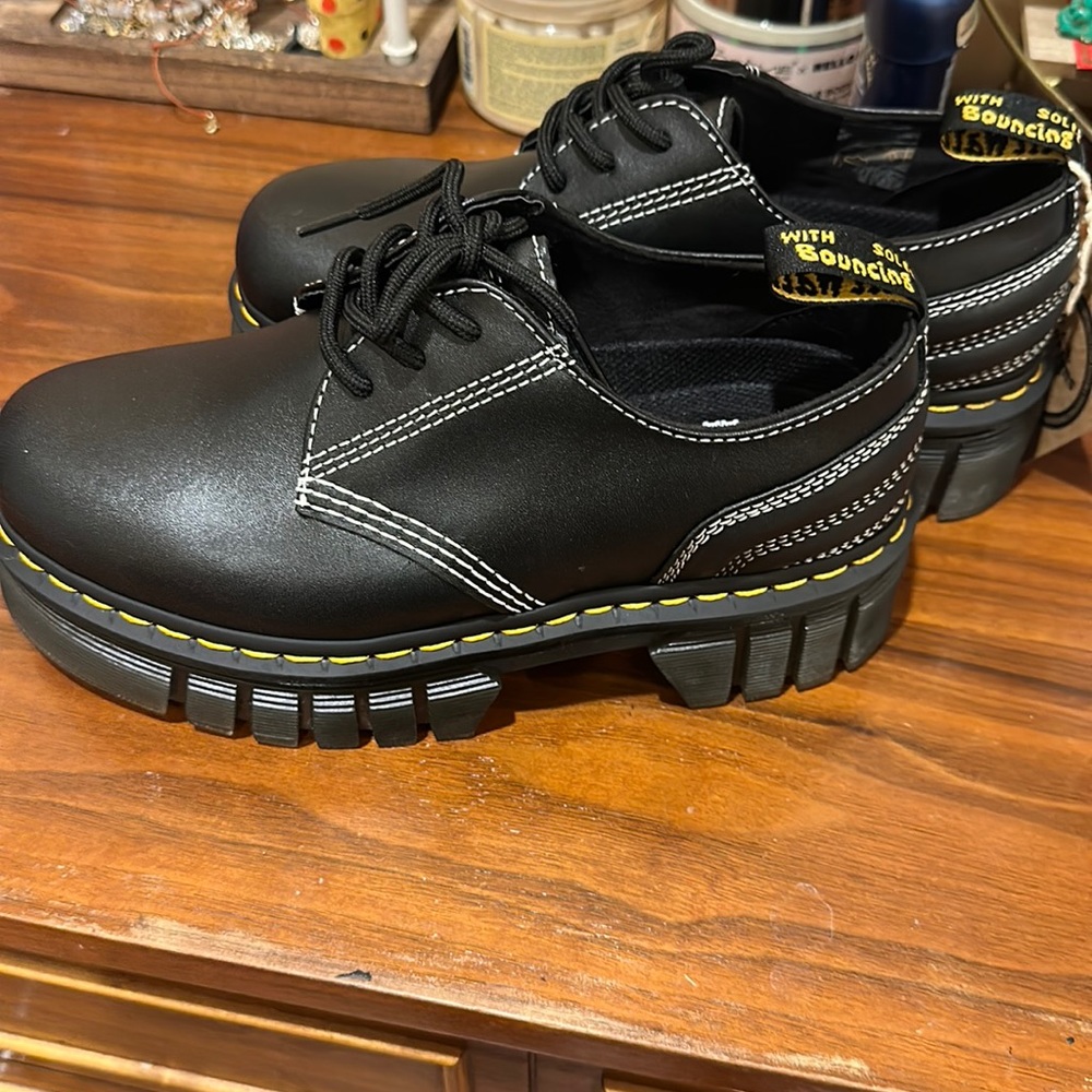 AUDRICK WHITE STITCH LEATHER PLATFORM SHOES size 8